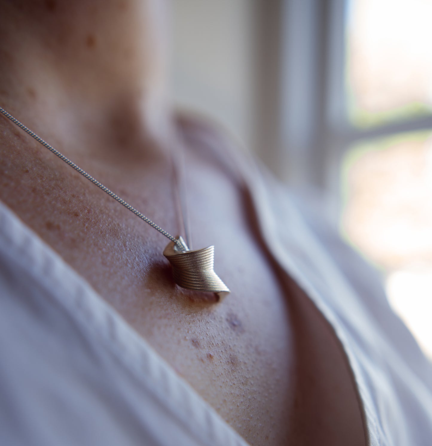 Forward necklace