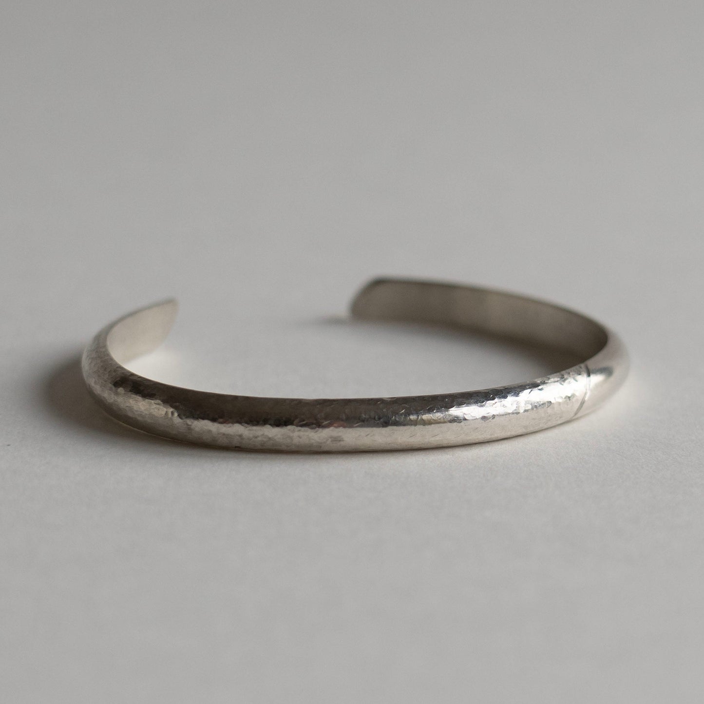 Asymmetrical cuff