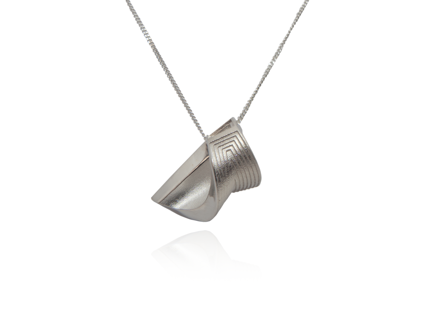 Forward necklace