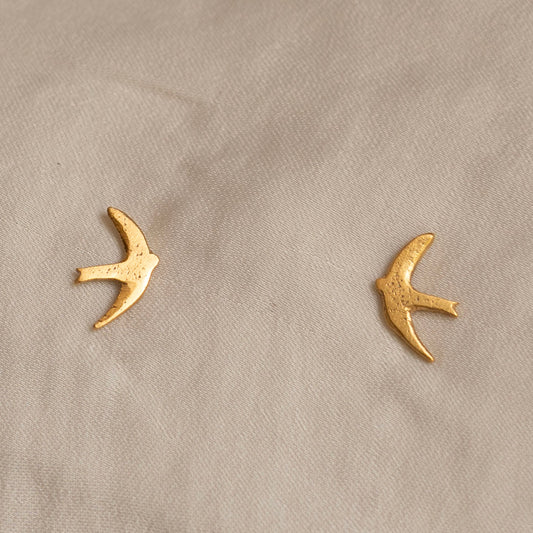Gold swift stud earrings