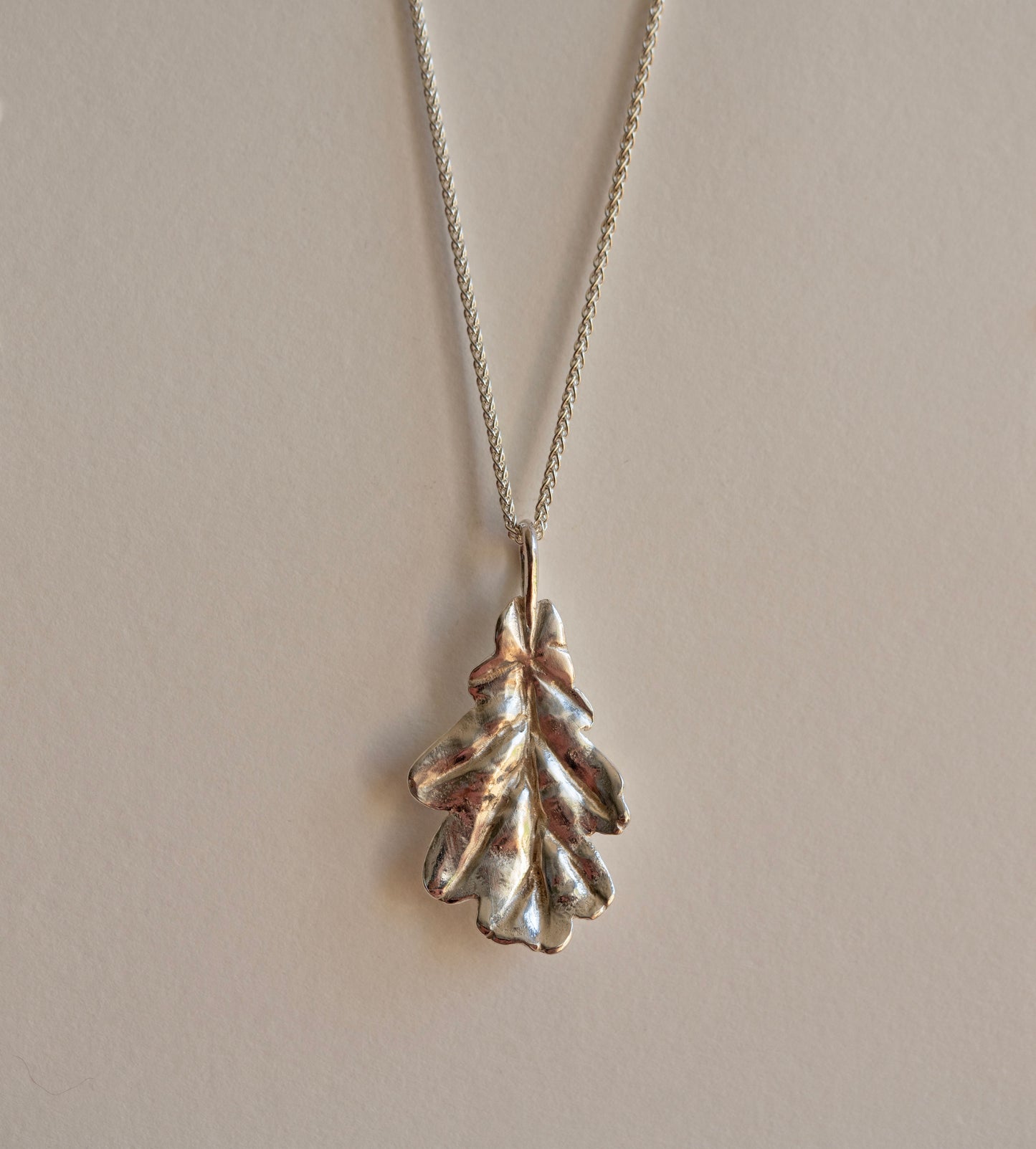 Silver oak leaf necklace - medium